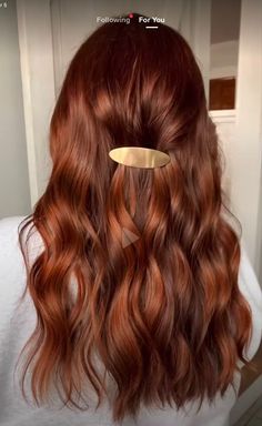 Fashion Bax Fall Ginger Hair Ideas, Dark Ginger Hair Color Copper, Reddish Auburn Hair Color, Hair Color Ideas Copper Caramel, Chestnut Brown Red Hair, Natural Red Hair Dark, Light Auburn Red Hair, Cooper Hair Dark Roots, Redish Brunette