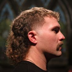 Long Mullet Haircut, Haircut 2022, Mens Haircuts Short Hair, Monochrome Makeup Look, Long Mullet, Mullet Haircut, Modern Mullet, Bad Haircut