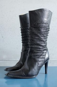 size: 38 EUR, 7 1/2 US WOMEN, 5 UK WOMEN PM ITALY cowgirl pointy toed western italian cowboy boots  high quality black leather  zippers made in Italy condition: excellent Luxury Pointed Toe Cowboy Boots, Luxury Black Pointed Toe Cowboy Boots, Luxury Women's Ankle-high Cowboy Boots, Luxury Ankle-high Western Cowboy Boots, Luxury Hand-tooled Leather Cowboy Boots, Western Cowboy Boots, Leather Zipper, Cow Boy, Western Cowboy