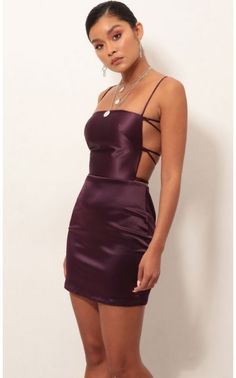 Tight Dress Outfit, Elegante Casual, Fashion Blogger Style, Online Fashion Stores, Dance Dresses, Fancy Dresses, Purple Dress, Satin Dresses, Pretty Dresses