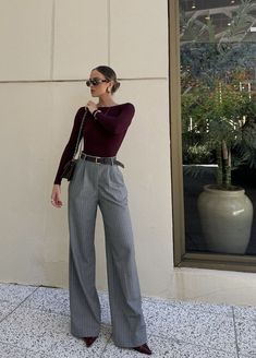 Neutrals Work Outfit, Outfits With Trousers Classy, Winter Semi Casual Outfit Women, Dressing For Inverted Triangle Body Type, Light Summer Fall Outfits, Mid 20s Outfits, Mid 20s Fashion Outfits, Grown Woman Aesthetic, Realtor Fits