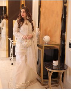 Simple Pakistani Dresses Party Wear, Garara Dress, Chiffon Top Styles, White Sharara, Pakistani Dresses Party, Eid Outfit Ideas, Organza Styles, Sharara Designs, Velvet Dress Designs