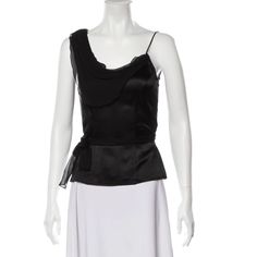 Diane Von Furstenberg Scoop Neck Sleeveless Top Never Used Perfect Condition Formal Black Sleeveless Tank Top, Black Silk Sleeveless Tank Top, Silk Fitted Tank Top For Evening, Formal Fitted Silk Tank Top, Chic Sleeveless Silk Vest, Elegant Silk Sleeveless Vest, Evening Silk Tank Top, Elegant Evening Tank Top, Elegant Evening Tank Vest