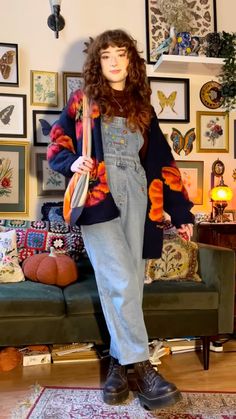 Artsy Outfits For Women, Mrs Frizzle Inspired Outfits, Art Inspired Outfits, Miss Frizzle Inspired Outfits, Whimsigoth Teacher Outfit, Elle Heartstopper Outfits, Twee Clothing, Art Mom Outfits, Midsize Hippie Outfits