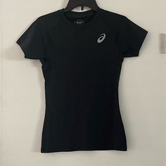 Never Worn, Like New, Moisture Wicking, Quick Drying, Active Shirt Black Asics, Asics Black, Asics Women, Tops Black, Sport Shirt, Sports Shirts, Shirt Color, Sport Outfits, Moisture Wicking