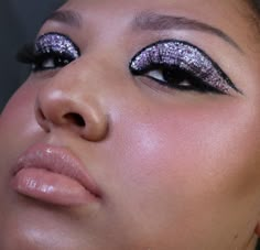 Disco Lights Glitter Eyeshadow Looks Glitter Disco Makeup, Disco Fever Makeup, 70s Glitter Makeup, Makeup Inspiration Hooded Eyes, 70s Inspired Makeup Disco, Mirror Ball Makeup, Motown Makeup, Glam Rock Makeup 70s, Disco Makeup 1970s Glitter