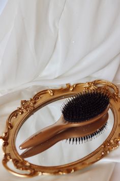 Eco Skincare, Cosmetic Aesthetic, Shiny Healthy Hair, Boar Bristle Brush, Hair 101, Cheap Homecoming Dresses, Bristle Brush, Hair Dresser, Beauty Studio