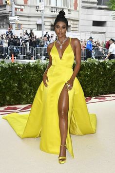 File 01f43043bc large Celebrity Prom Dresses, Met Gala Red Carpet, Gabrielle Union, Gisele Bündchen, African Girl, Donatella Versace, A Line Prom Dresses, Irina Shayk, On The Red Carpet