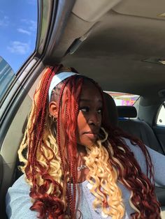 Red And Blonde Hair Color Peekaboo Braids, Burgundy And Blonde Peekaboo Braids, Blonde And Red Peekaboo Braids, Braids Red And Blonde, Maroon And Blonde Braids, Braids Combo Color, Burgundy Blonde Braids, Burgundy And Ginger Braids, Burgundy And Blonde Box Braids