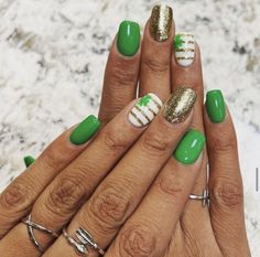 st patricks day nails St Patricks Nail Designs, Irish Nails, Saint Patrick Nail, St Patrick Day Treats, St Patricks Day Nails, Festive Nail Art, Irish Pride, Striped Nails, Cute Gel Nails