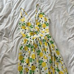 Polka Dots And Lemons Print Strappy Criss-Cross Back Zips Up Has Cut Out On Either Side In Front Never Worn Long Sparkly Dresses, Lemons Print, Flowy Sundress, Victoria Secret Dress, Secret Dress, Strapless Prom Dresses, Vera Wang Dress, Velvet Midi Dress, Maxi Dress Prom