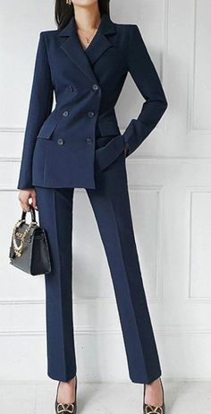 Women In Coat Suit, Smart Suit Women, Women Coat Outfit Formal, Power Suits For Women Business, Suit Blue Woman, Waist Coat And Trousers For Women, Business Coats Women, Formal 3 Piece Suit Women, 3 Piece Suit For Women Style