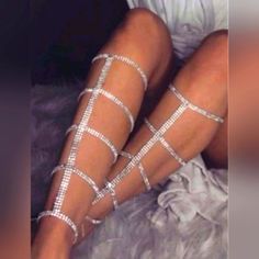 Add Some Sparkle To Your Body Jewelry Collection With This Unique Chain. Jóias Body Chains, Leg Jewelry, Rhinestone Anklet, Thigh Chain, Leg Chain, Stones For Jewelry Making, Body Chains, Ankle Chain, Crystal Chain