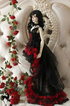 Cute Kawaii Outfits, Everyday Goth, Bjd Clothes, Clothing Design Sketches, Gothic Dolls, Victorian Dolls, Full Dress, Smart Doll, Rose Lace