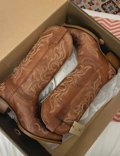 Tan Hat Outfit Summer, Small Cowgirl Boots Outfit, Pretty Cowboy Boots, Real Cowgirl Boots, Pretty Cowgirl Boots, Woman’s Boots, Coastal Cowgirl Boots, Southern Woman Aesthetic, Women’s Cowgirl Boots