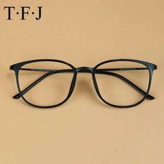 Round Lens Sunglasses, Fake Glasses, Metal Frame Glasses, Eye Fashion, Cat Eye Glasses Frames, Eye Glasses Frames, Cute Glasses, Fashion Eye Glasses