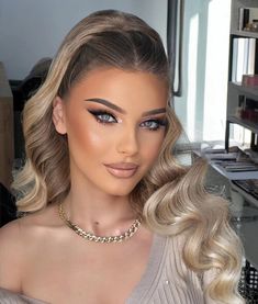 Makeup Light, Glam Wedding Makeup, Light Portrait, Guest Hair, Long Hair Wedding Styles, Glam Makeup Look, Glam Hair, Fresh Hair, Wedding Hair Inspiration