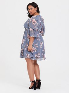 Blue Floral Chiffon Skater DressBlue Floral Chiffon Skater Dress, CHELA CHILL GARDEN Plus Size Outfits Casual, Dresses Pictures, Big Size Dress, Plus Size Fashion For Women, Plus Size Kleidung, Plus Size Wedding, Going Out Outfits, Floral Chiffon, Ladies Dress Design