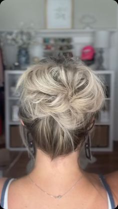 Short Fine Hair Updo, Fine Hair Updo, Quick Updo, Hair Doos, Short Hair Updo Tutorial, Easy Bun Hairstyles For Long Hair, Easy Updos For Medium Hair, Easy Updos For Long Hair, Haircuts For Medium Length Hair