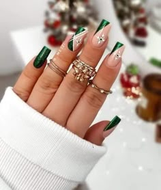 Ongles Beiges, Nail Noel, Christmas Tree Nails, Tree Nails