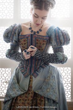 What era exactly? French cut but with Elizabethan sleeves... Trevillion Images, Late Period, Royal Women, Medieval Woman, Historical Women, Medieval Costume, Tudor Style