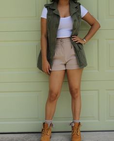 Safari Costume Women, Ootd Crop Top, Ootd Crop, Safari Outfit Women, Jungle Costume, Moda Safari, Jungle Outfit, Safari Costume, Safari Vest