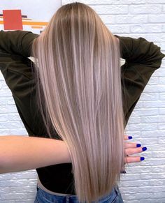 Champagne Colored Hair, Milk Tea Beige Hair Highlights, Ash Milk Tea Hair Color Balayage, Milk Tea Hair Highlights, Lavender Beige Hair, Milk Tea Hair Color With Highlights, Milk Tea Highlights, Milk Tea Ash Hair Color, Milk Tea Beige Hair