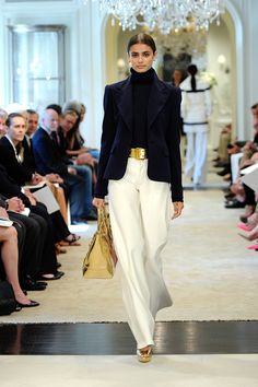 Ralph Lauren’s resort collection brings back the art of chic travel. Ralph Lauren Fall 2023, Ralph Lauren Elegant, White Pants