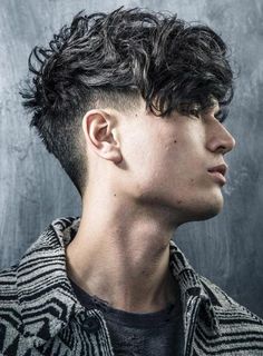 New Men Hairstyles, Trendy We Fryzurach, Low Fade Haircut, Crop Haircut, Wavy Hair Men, Mens Haircuts Fade