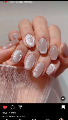 Glitter Vegas Nails, Silver And Sparkle Nails, Sparkle Champagne Nails, Ivory Sparkle Nails, Bach Nails Bridesmaid, Silver Neutral Nails, Neutral Gel Nails With Glitter, Gel Nails For Bridesmaids, Nail Art For Bridesmaids