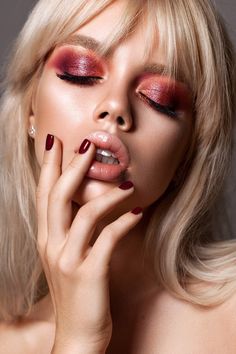 Cuando tienes sueños eroticos, y no puedes contenerte 😍💋😘💘💋👌 Glowing Makeup, Foto Poses, Model Face, Beauty Shots, Beautiful Lips, Editorial Makeup, Beauty Editorial, Grunge Hair