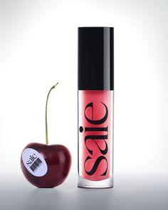 Finally, the clean gloss you’ve been waiting for! The slip of a lip oil meets the high-shine of a sheer-tinted gloss. Glossybounce™ is a long-lasting & vegan lip gloss-oil hybrid with a plush, cushiony feel that’s never sticky or tacky. Packed with superhero ingredients, Glossybounce™ envelops, nourishes, and deeply hydrates for your juiciest shine ever. Saie Lip Gloss, Lip Gloss Oil, Girl Perfume, Baby Ferrets, Preppy Makeup, Preppy Accessories, Vegan Lip Gloss, Dream Makeup, Tinted Gloss