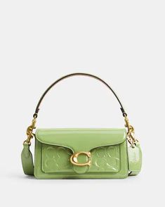 Fall Handbag Trends, Safari Outfit, Hand Style, Fall Handbags, Signature Hardware, Cute Bags