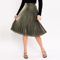 Metallic Pleated Skirt, Lurex Fabric, Small Skirt, Easy Living, Metallic Fabric, Pleated Midi Skirt, Knee Length Skirt, Simple Living, Skirt Pattern