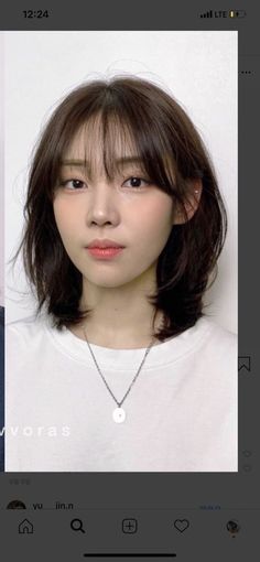 Korea Haircut Short, Korean Layered Short Hair, Layer Short Hair Korean, Shoulder Length Hair Japanese, Butterfly Cut With Bangs Medium Hair, Korean Air Bangs Short Hair, Short Hair Bangs Asian, Hush Cut Short Hair With Bangs, Short Hairstyle Women Thick Hair With Bangs