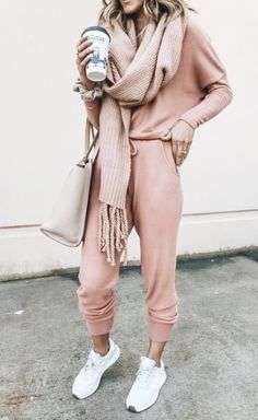 Stylish Gym Outfits, Sporty Chic Outfits, Casual Sporty Outfits, Cute Sporty Outfits, Preppy Fall Outfits, Birkenstock Outfit, Casual Chic Outfits, Chique Outfits, Sport Chic