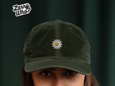 Comfortable corduroy cap made of 100% cotton with an embroidered flower. Welcome to LarryWhoApparel! In our studio in Berlin, we design caps with great attention to detail that are more than just a fashion accessory - they are an expression of your personality. Every cap you order is made especially for you. Free shipping throughout Europe. DISCOVER OUR CORD CAPS IN STYLISH COLORS: ▸ DARK OLIVE: A natural shade of green, perfect for nature lovers. ▸ CAMEL: A warm earth tone that exudes style and Embroidery Nature, Comfy Fall Sweaters, Spooky Wreath, Corduroy Cap, Vintage Baby Clothes, Bridesmaid Gift Boxes, Travel Jewelry Box, Mixed Metal Jewelry, Embroidered Caps