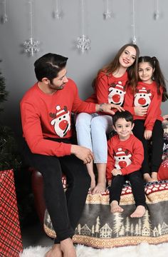 Festive Activities, Palm Mehndi Design, Christmas Pjs, Christmas Photo, Matching Family Outfits, Family Traditions, Family Outfits, Loved Ones, Christmas Photos