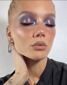 Rockstar Girlfriend Makeup, Eye Crayon, Opal Eyes, Rave Makeup, Ethereal Makeup, Beauty Shots, Glowy Makeup, Kiss Makeup, Sims 4 Cc