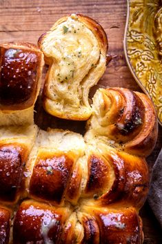 Salted Sage Honey Butter Brioche Rolls, Rosemary Honey Butter Dinner Rolls, Sourdough Honey Butter Rolls, Half Baked Harvest Rolls, Honey Sage Milk Buns, Grab N Go Breakfast Ideas, Christmas Dinner Bread, Christmas Bread Ideas, Christmas Dinner Rolls