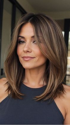 Oval Face Hairstyles, European Hair, Mom Hairstyles, Shoulder Length Hair Cuts, Medium Hair Cuts, Shoulder Length Hair, Medium Length Hair Cuts, Length Hair