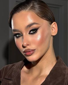 Fun Makeup, Ethereal Makeup, Creative Makeup Looks, Makeup Artists, Creative Makeup, Makeup Inspo, Skin Makeup, Maquillaje De Ojos, Highlighter