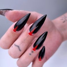 Orange Stilleto Nail Ideas, Red Pink Black Nails, Villain Era Nails, Blood Themed Nails, Black And Red Nails Ideas Goth, Valentines Goth Nails, Glam Goth Nails, Kawaii Goth Nails, Edgy Stiletto Nails