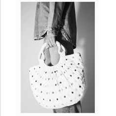 Zara Beige Bag. Knit Design With Polka Dots. Lined Interior With Pockets. Chic White Crochet Bag With Braided Handles, Zara White Everyday Bag, White Zara Bags For Everyday, White Zara Bag For Shopping, Zara White Bag For Shopping, White Zara Bags For Spring, White Zara Shoulder Bag For Everyday Use, White Shoulder Bag With Round Handle For Summer, Zara Bags