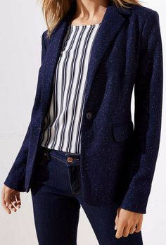 Ann Taylor LOFT Speckled Modern Knit Blazer NEW WITH TAGS ATTACHED AVAILABLE IN REGULAR SIZES: 4 COLOR: Navy (C1786) RETAIL PRICE: $118.00 Shell: 69% Polyester, 24% Wool, 7% Other Fiber(s) Lining: 100% Polyester Machine Wash in Cold Water; Dry Low Imported Modern knit single-button blazer!   Notched lapel Long sleeves with button cuffs (3 buttons on each cuff) Single-button front Front flap pockets Back double vent Lined Flowy fit Versatile Soft knit Approximate laying flat armpit to armpit meas Megan Draper, Blue Blazer Women, Modern Knitting, Plain Outfits, Single Button Blazer, Womens Fashion Inspiration, Knit Blazer, Tweed Blazer, Basic Outfits