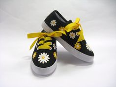 Girls Daisy Shoes Children's Hand Painted by boygirlboygirldesign Spring Yellow Canvas Shoes With Rubber Sole, Yellow Lace-up Canvas Shoes For Spring, Yellow Canvas Sneakers For Spring, Cute Yellow Sneakers For Spring, Daisy Shoes, Canvas Shoes Diy, Flamingo Shoes, Black Canvas Sneakers, Bee Shoes