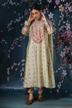 Shop for Niti Bothra Green Chanderi Silk Floral Print Kurta Palazzo Set for Women Online at Aza Fashions Niti Bothra, Kurta Palazzo Set, Kurta Palazzo, Palazzo Set, Full Sleeves, Set For Women, Indian Outfits, Aza Fashion, Full Sleeve