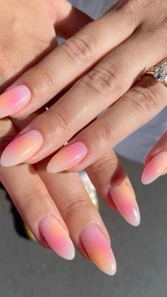 Simple Summer Nails Ideas, Middle Ombre Nails, Idee Nails Summer, Nails Inspiration 2024, Simple Summer Nails 2024 Almond, Summer Nails 24, Nails Inspo Summer 2024, Nails For Summer 2024, Ongles Nail Art