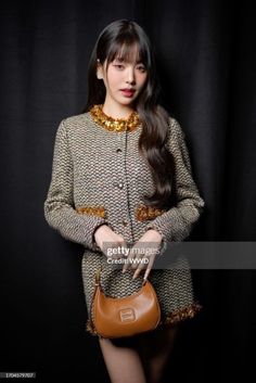 Wonyoung Miu Miu, Channel Fashion Show, Light Weight Jewelry, Dress Suits, Paris Fashion, Miu Miu, Paris Fashion Week