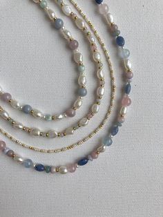 Pearl And Beaded Necklace, Wire Necklaces Diy, Beads Pearl Necklace, Handmade Jewelry Pearls, Pearl Jewelry Handmade, Hand Made Necklaces, Beading Ideas Jewelry Handmade, Pearl Bead Jewelry, Pearl Jewelry Making